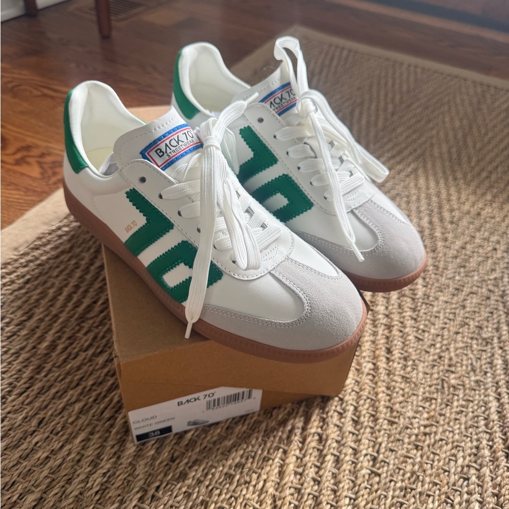 Brand new Back70 Cloud Sneakers White and Green